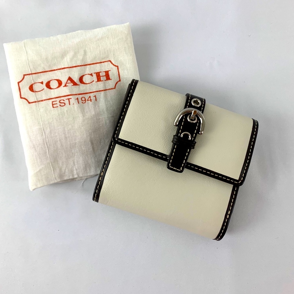 Brand new Coach Leather Short Wallet - Cream color